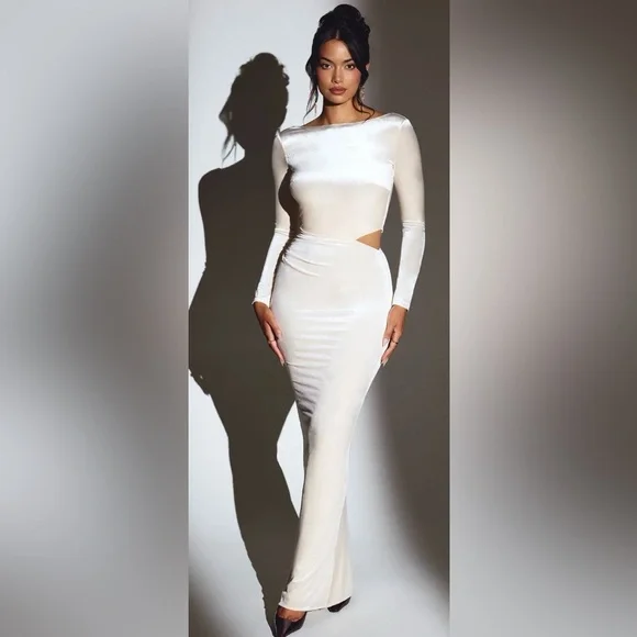 Oh Polly Ginevra Ivory Velvet Long Sleeve Maxi Dress - Picture 1 of 2